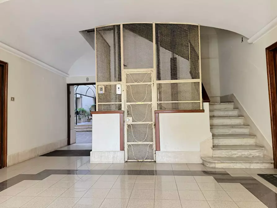 Immagine 4 di Appartamento in vendita  in VIA BITINIA a Roma