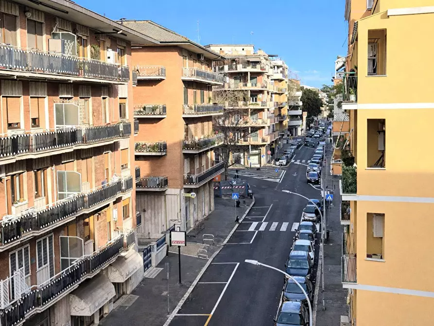 Immagine 28 di Appartamento in vendita  in VIA BITINIA a Roma