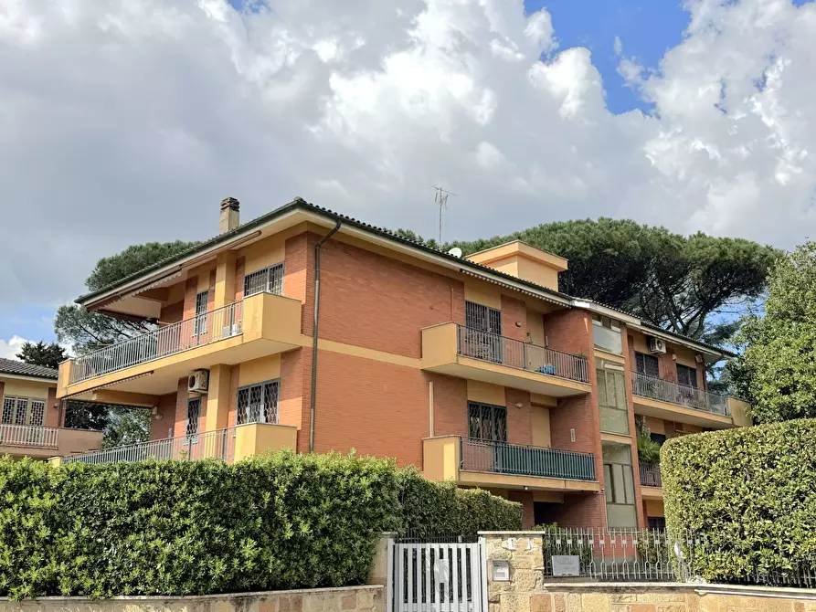 Immagine 2 di Appartamento in vendita  in Via Di San Tarcisio a Roma