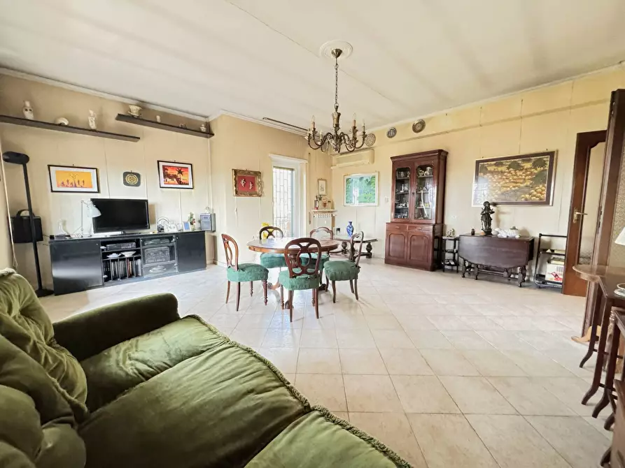 Immagine 10 di Appartamento in vendita  in Via Di San Tarcisio a Roma