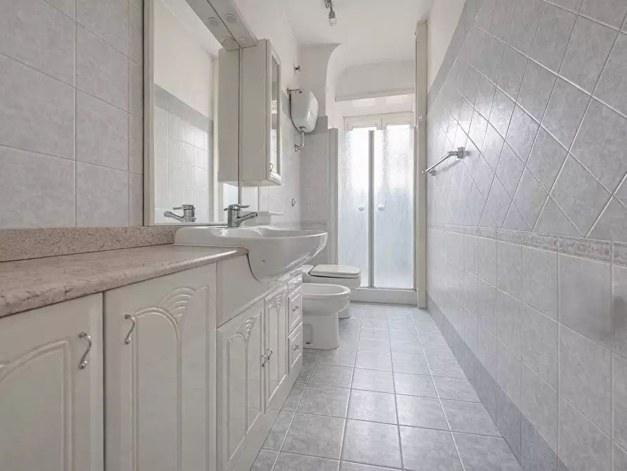 Immagine 18 di Appartamento in vendita  in Acaia a Roma