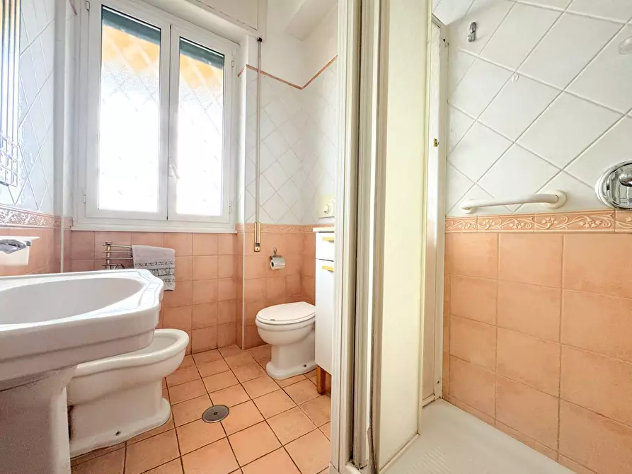 Immagine 12 di Attico in vendita  in Via Amulio a Roma