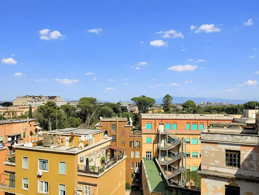 Immagine 18 di Attico in vendita  in Via Amulio a Roma