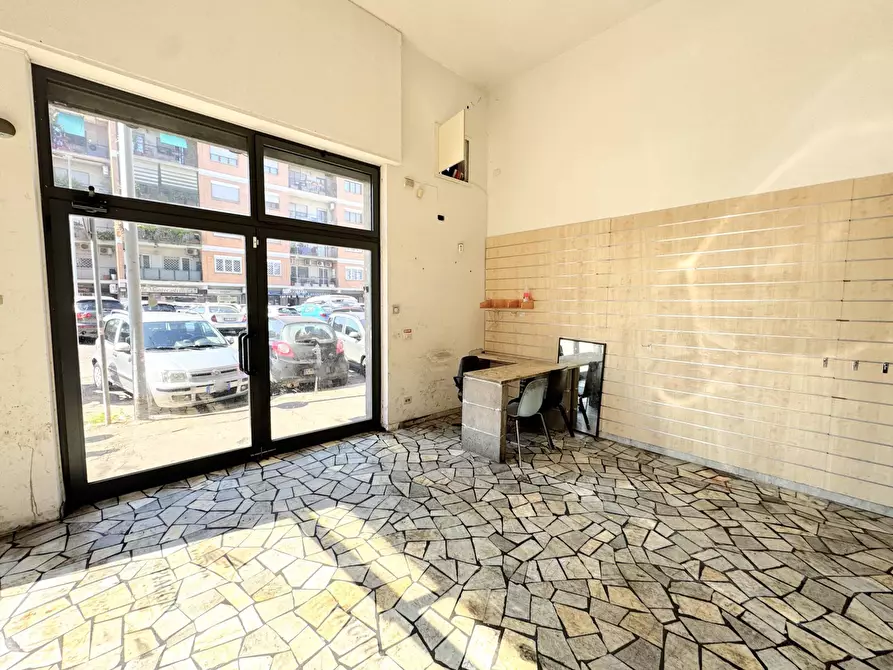 Immagine 3 di Locale commerciale in vendita  in MONTECASTRILLI a Roma