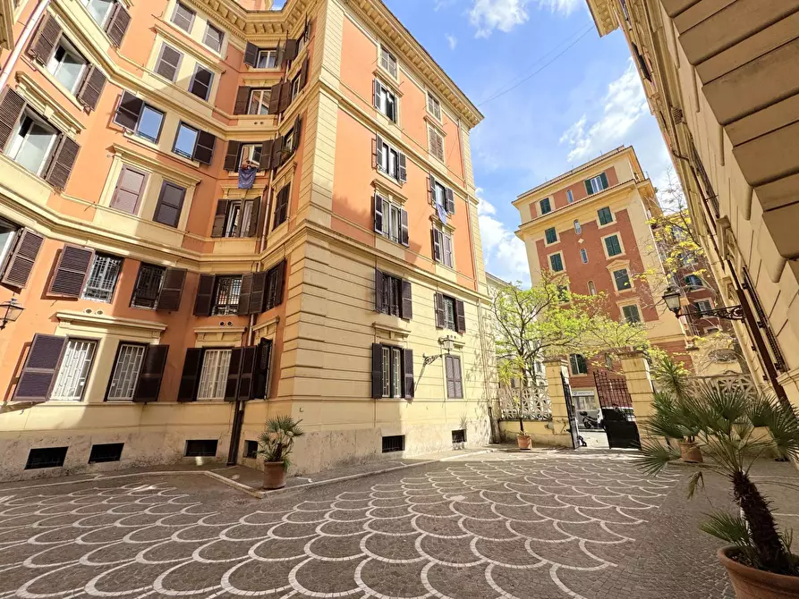 Immagine 51 di Appartamento in vendita  in via umberto biancamano a Roma