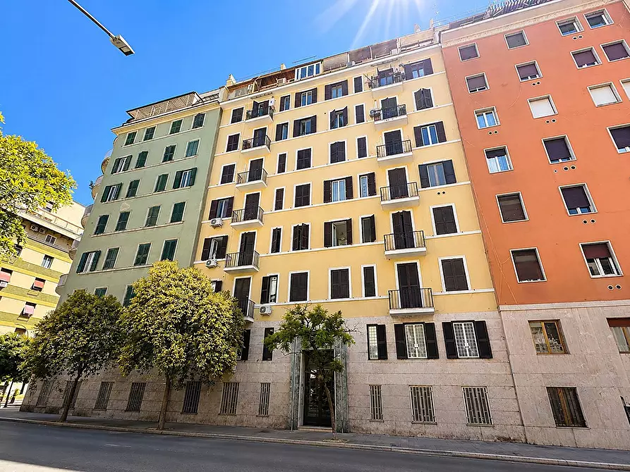 Immagine 1 di Appartamento in vendita  in Via Alfredo Baccarini a Roma
