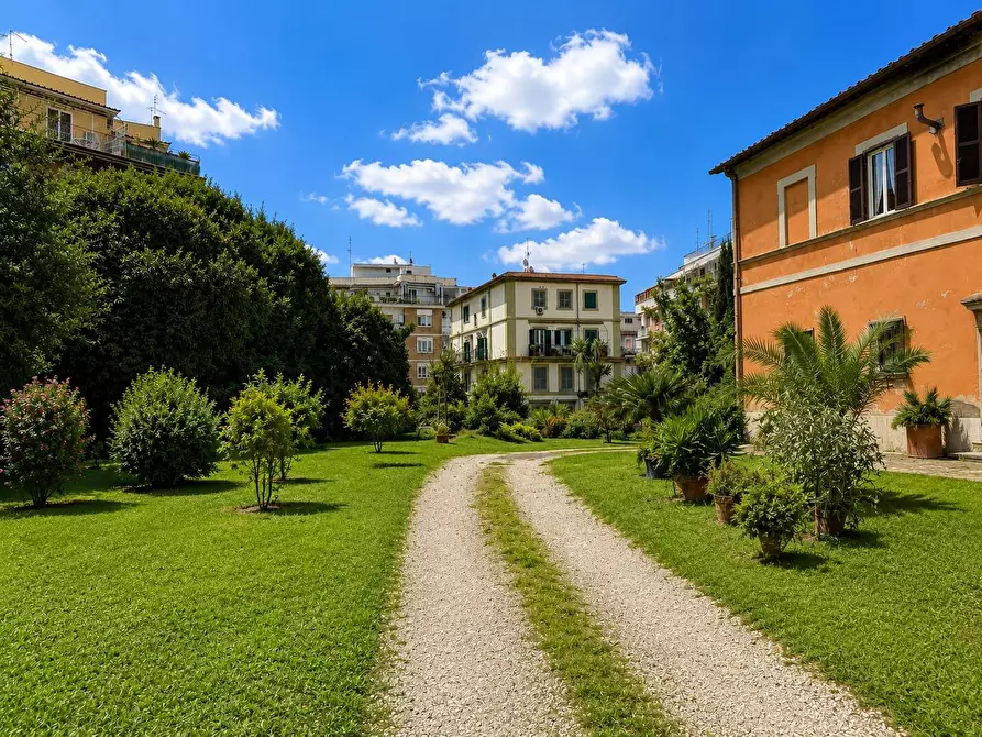 Immagine 41 di Casa indipendente in vendita  in Via villani a Roma