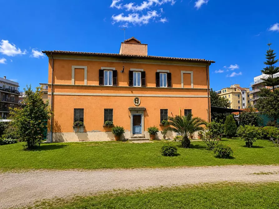 Immagine 2 di Casa indipendente in vendita  in Via villani a Roma