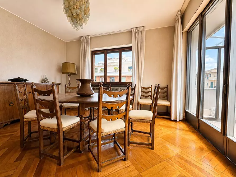 Immagine 12 di Appartamento in vendita  in Via Talamone a Roma
