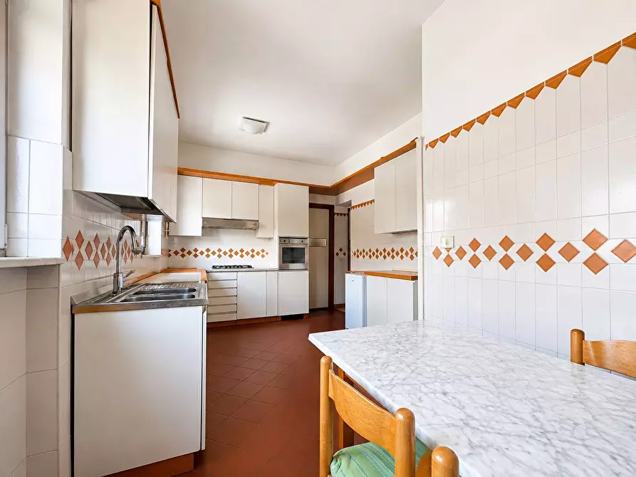 Immagine 20 di Appartamento in vendita  in Via Talamone a Roma