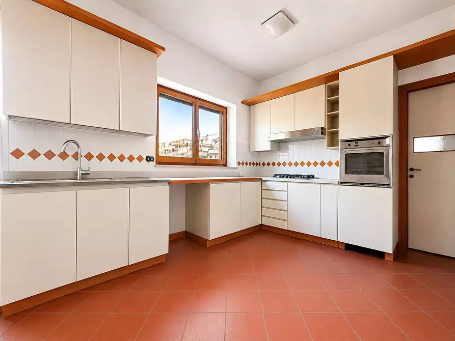 Immagine 23 di Appartamento in vendita  in Via Talamone a Roma