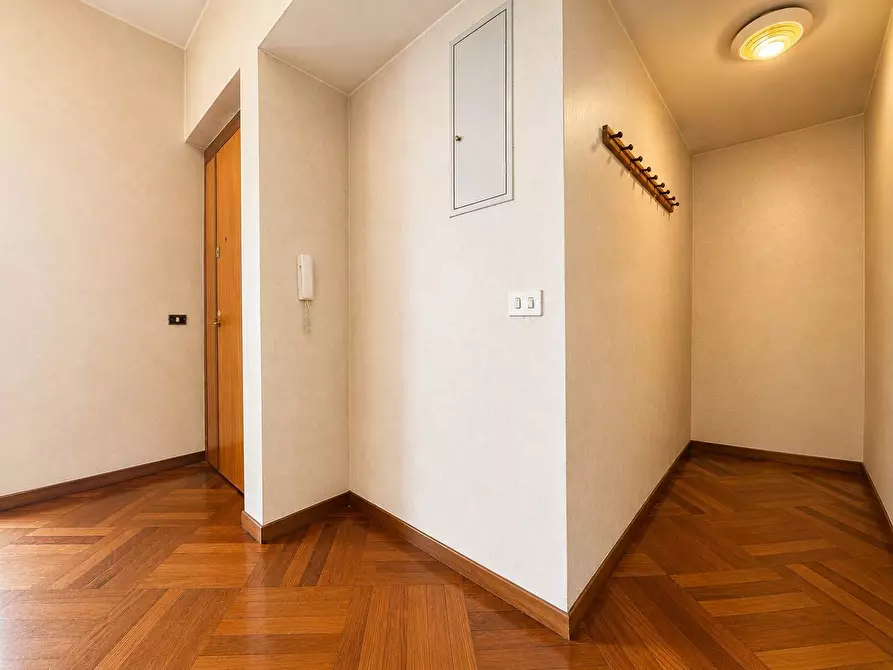 Immagine 27 di Appartamento in vendita  in Via Talamone a Roma