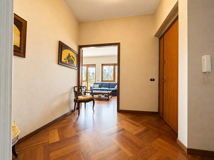 Immagine 29 di Appartamento in vendita  in Via Talamone a Roma