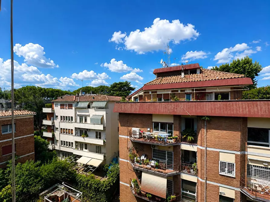 Immagine 31 di Appartamento in vendita  in Via Talamone a Roma