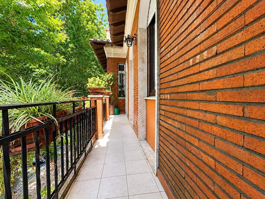 Immagine 40 di Appartamento in vendita  in Cilicia a Roma