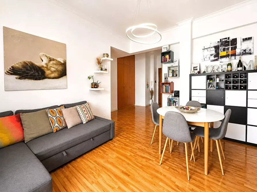 Immagine 8 di Appartamento in vendita  in Via Mesopotamia a Roma