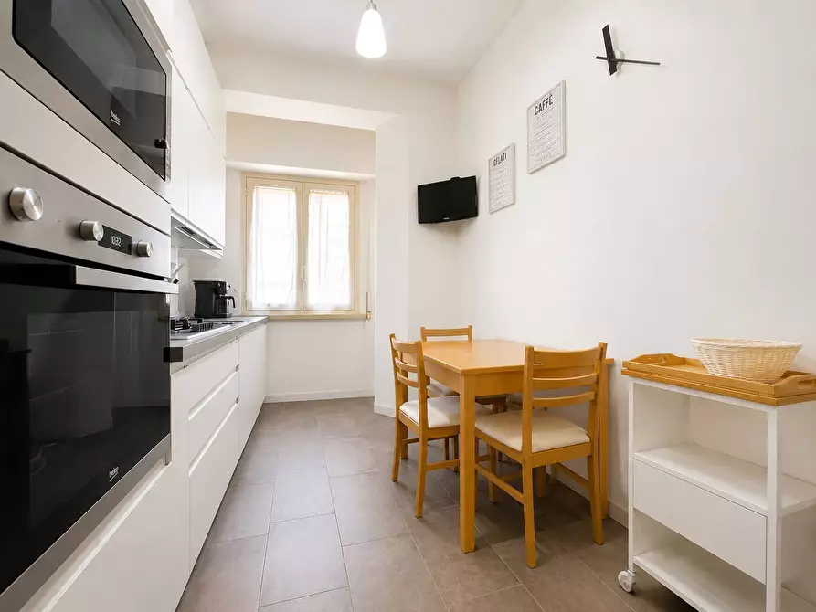 Immagine 28 di Appartamento in vendita  in Via Mesopotamia a Roma