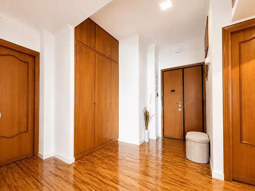 Immagine 34 di Appartamento in vendita  in Via Mesopotamia a Roma