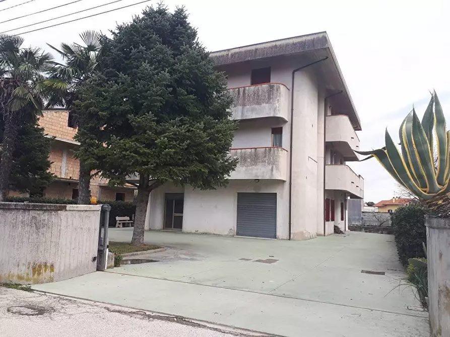 Immagine 1 di Casa indipendente in vendita  in Via Del Gioco a Campli