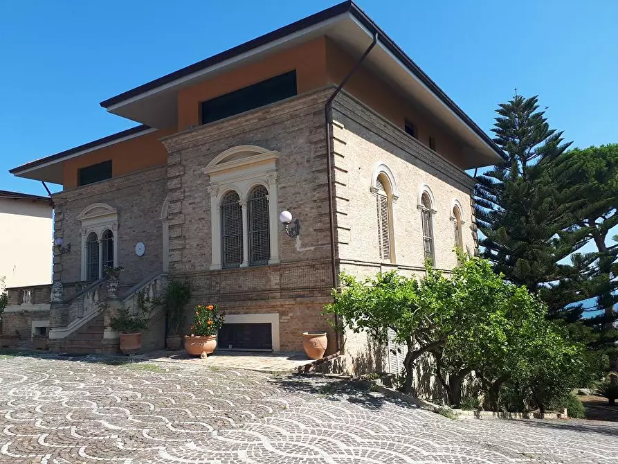 Immagine 2 di Casa semindipendente in vendita  in Viale dello Splendore a Giulianova