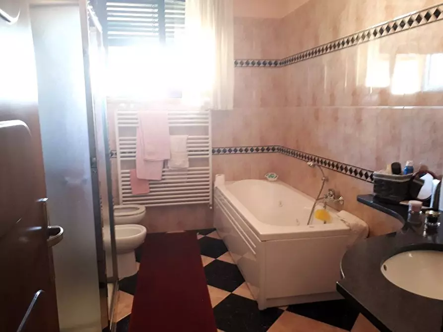 Immagine 25 di Casa semindipendente in vendita  in Viale dello Splendore a Giulianova