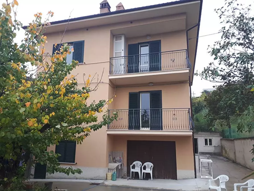 Immagine 1 di Casa semindipendente in vendita  in C. da Mezzanotte 58 a Teramo