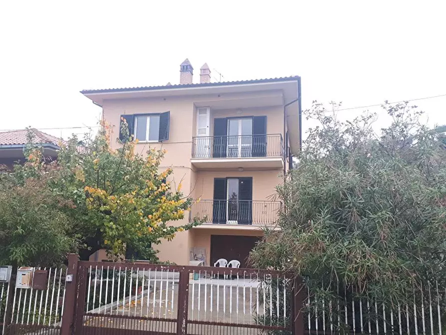 Immagine 3 di Appartamento in vendita  in C. da Mezzanotte 58 a Teramo