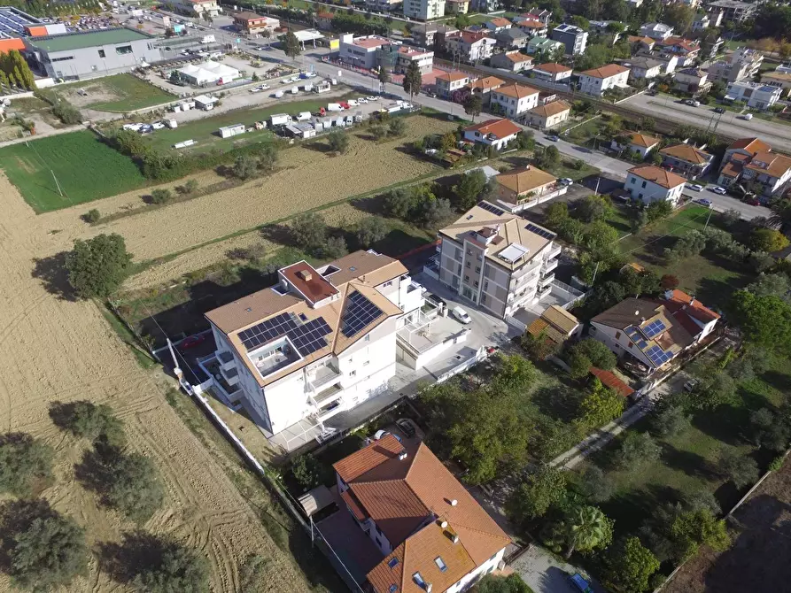 Immagine 2 di Appartamento in vendita  a Giulianova
