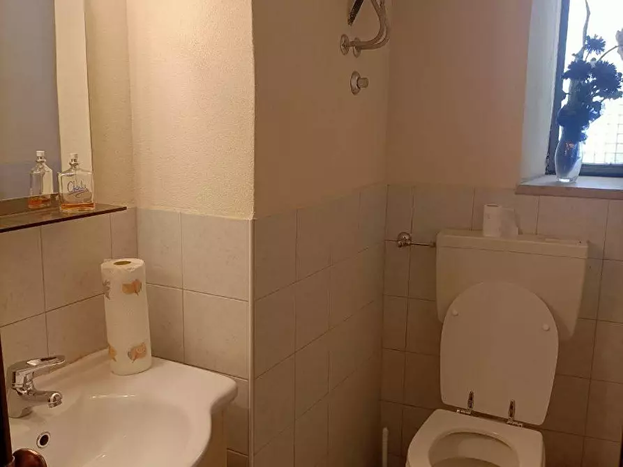 Immagine 8 di Ufficio in affitto  in via roberto campana a Teramo