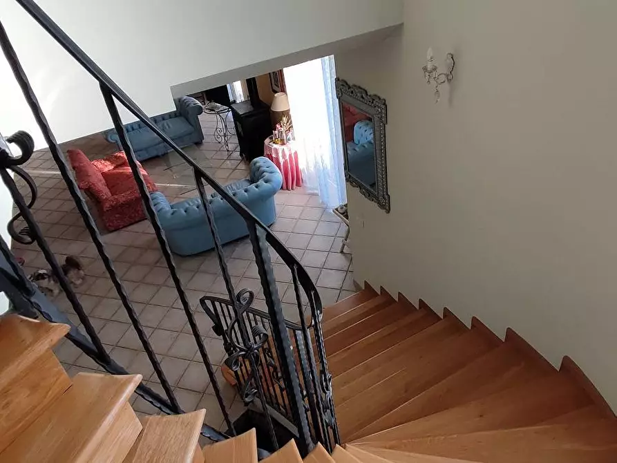 Immagine 9 di Villa in vendita  a Giulianova