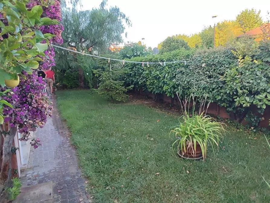 Immagine 26 di Villa in vendita  a Giulianova