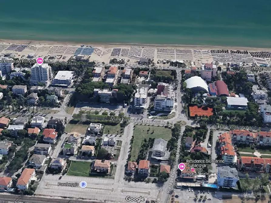 Immagine 2 di Villa in vendita  a Giulianova