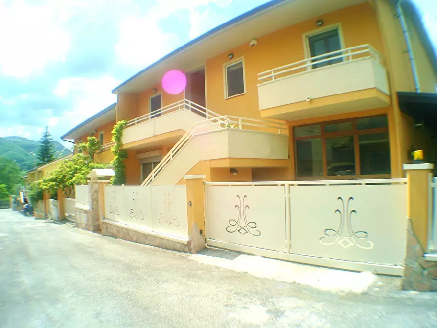 Immagine 3 di Villetta a schiera in vendita  a Teramo