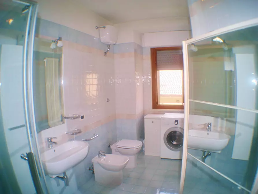 Immagine 30 di Villetta a schiera in vendita  a Teramo