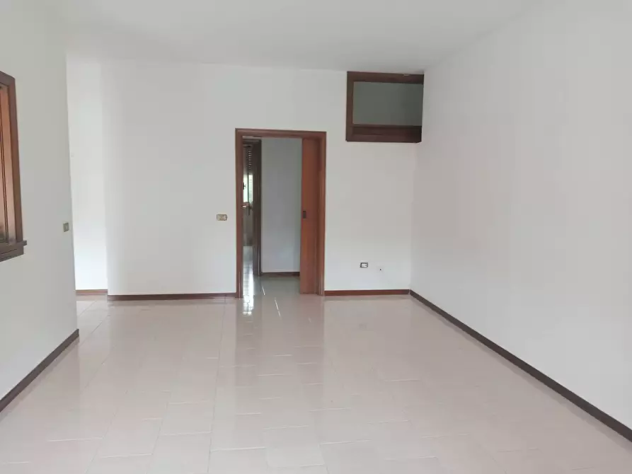 Immagine 4 di Appartamento in vendita  in Piano della Lenta a Teramo