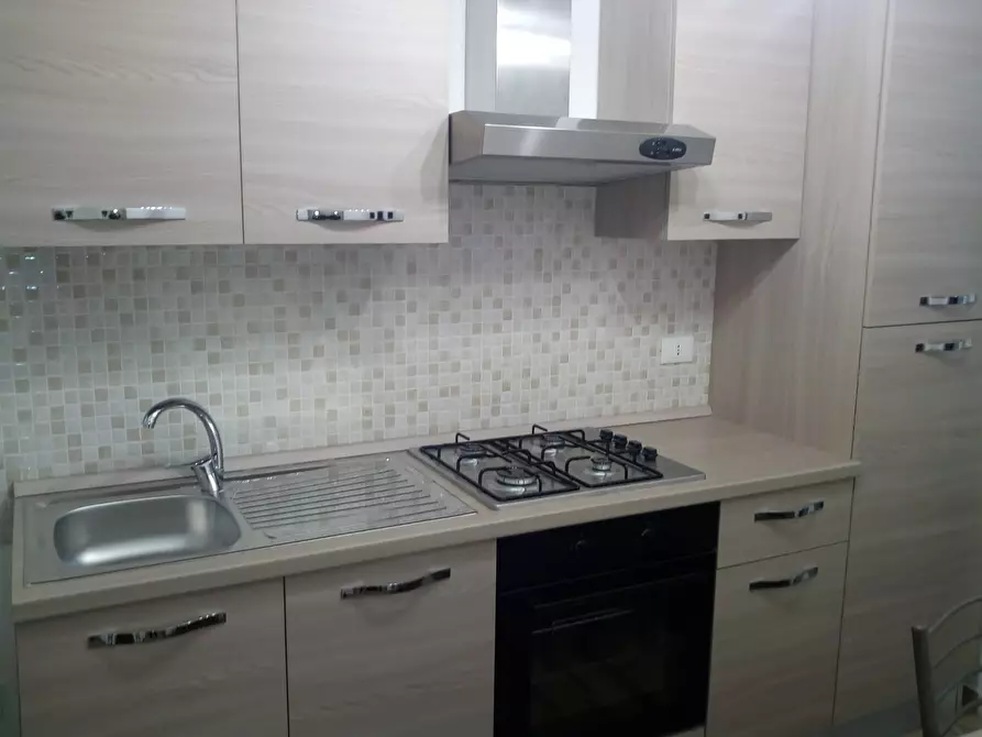 Immagine 10 di Appartamento in affitto  in Piazza Martiri Pennesi a Teramo