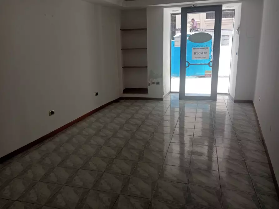 Immagine 5 di Locale commerciale in vendita  in Via Paladini 41 a Teramo