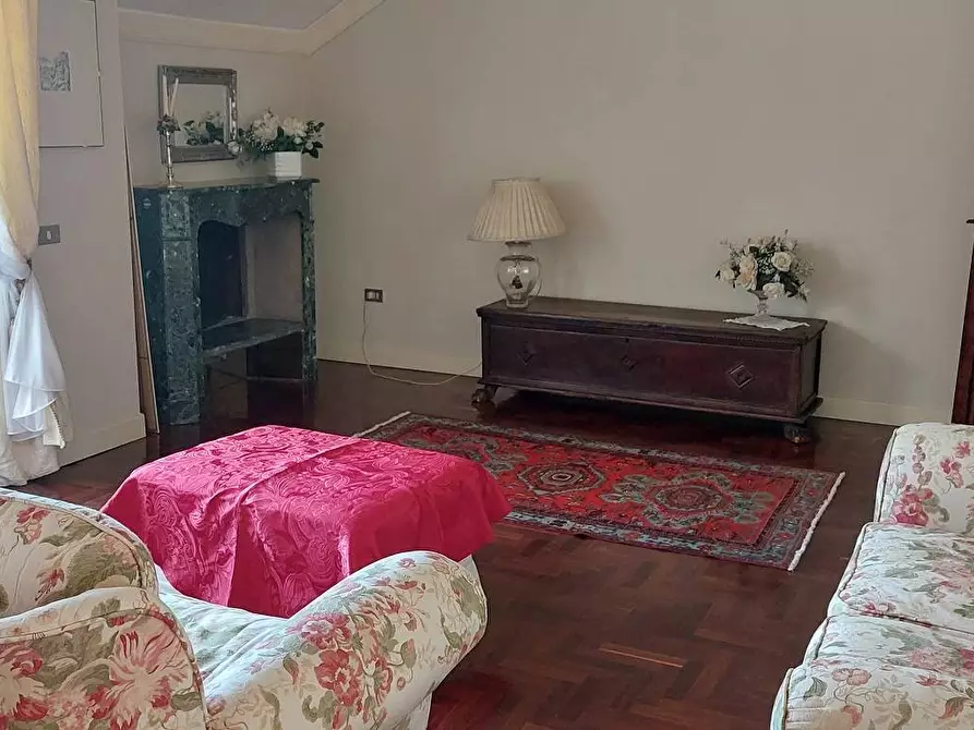 Immagine 2 di Appartamento in vendita  in Viale Giovanni Bovio a Teramo