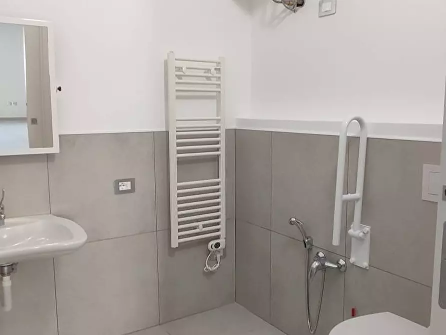 Immagine 8 di Ufficio in affitto  in Circonvallazione Ragusa a Teramo