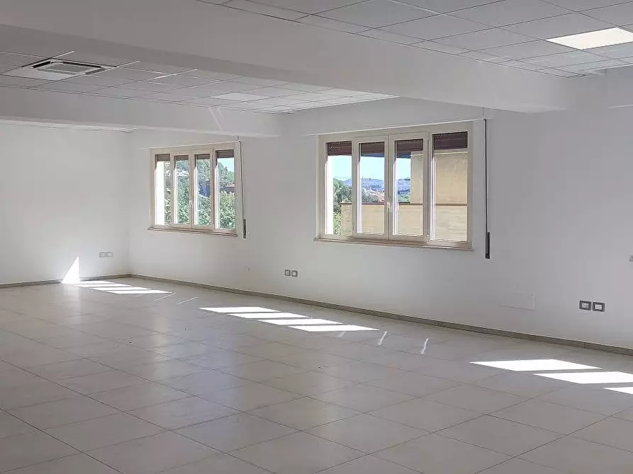 Immagine 10 di Ufficio in affitto  in Circonvallazione Ragusa a Teramo