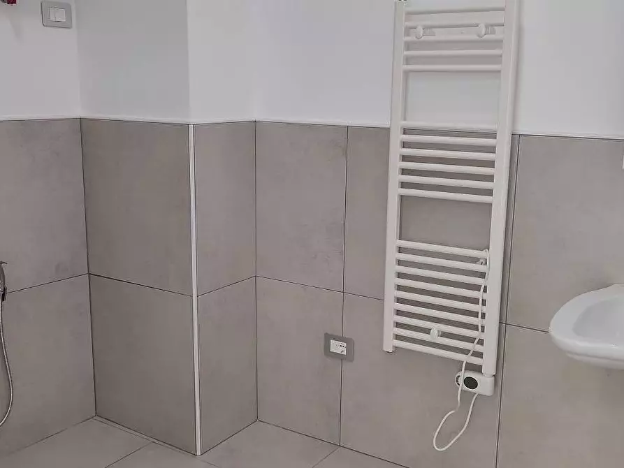 Immagine 12 di Ufficio in affitto  in Circonvallazione Ragusa a Teramo