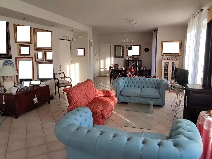 Immagine 4 di Villa in vendita  a Giulianova