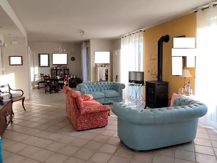 Immagine 5 di Villa in vendita  a Giulianova