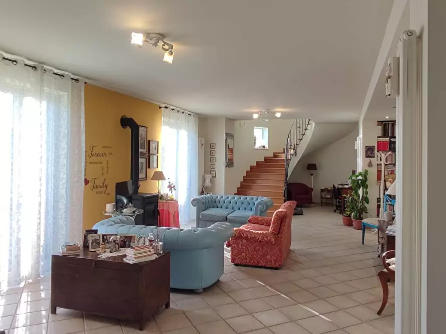 Immagine 6 di Villa in vendita  a Giulianova