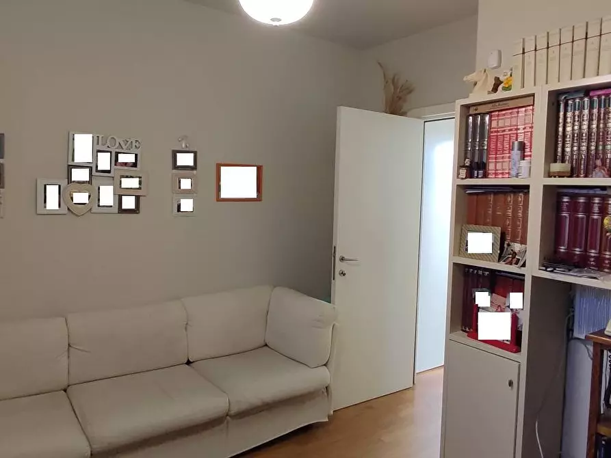 Immagine 10 di Villa in vendita  a Giulianova