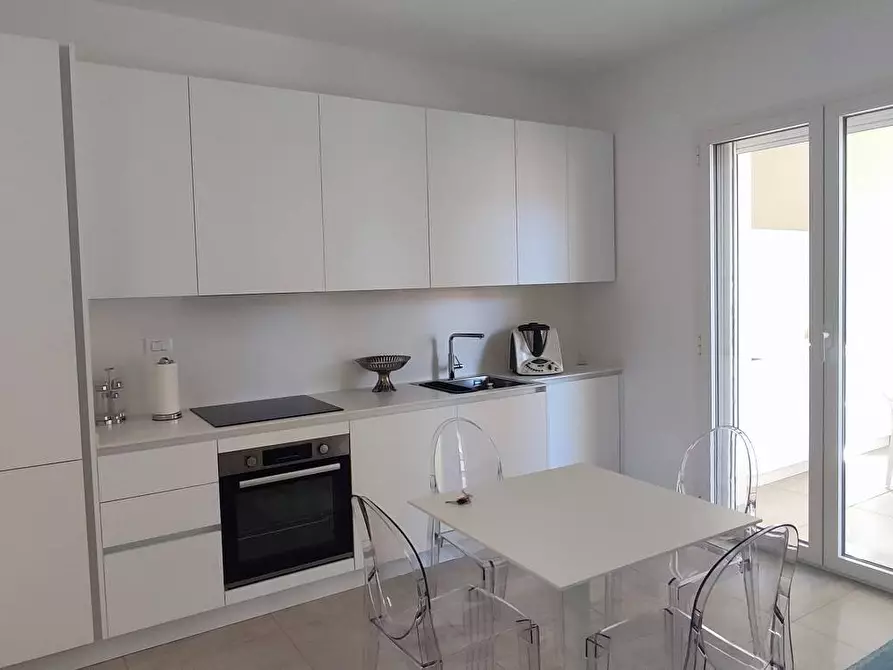 Immagine 4 di Appartamento in vendita  in Via Genova a Giulianova