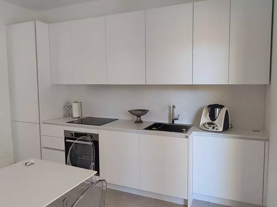 Immagine 7 di Appartamento in vendita  in Via Genova a Giulianova