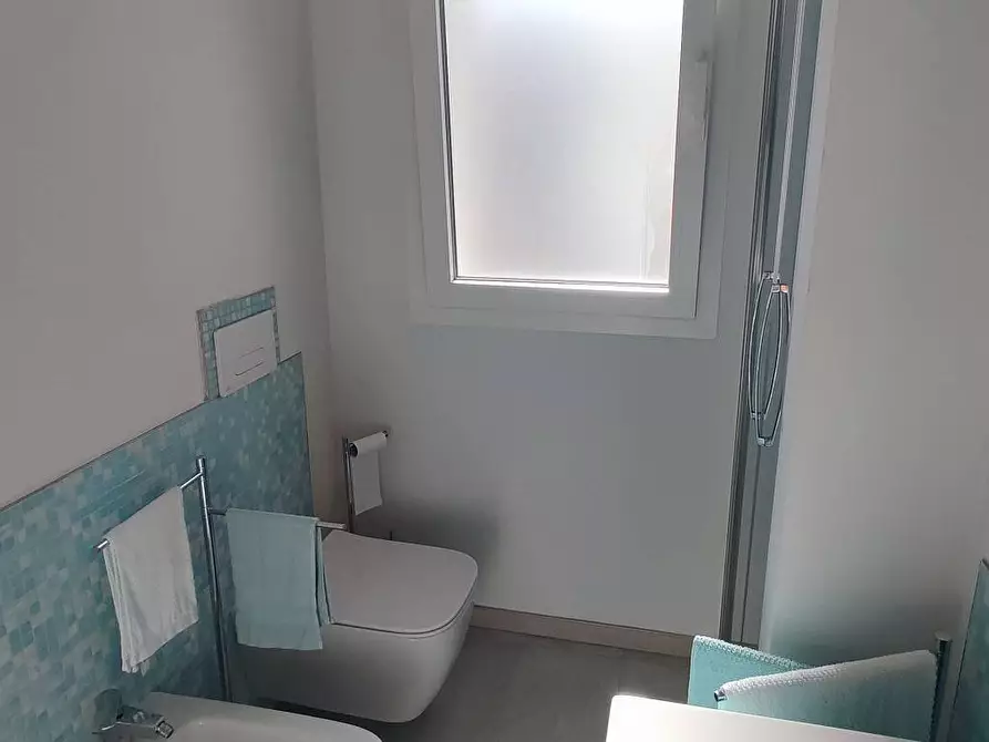 Immagine 21 di Appartamento in vendita  in Via Genova a Giulianova