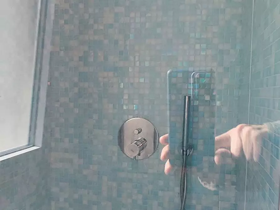 Immagine 22 di Appartamento in vendita  in Via Genova a Giulianova