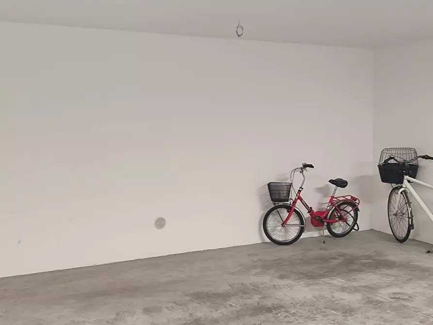 Immagine 29 di Appartamento in vendita  in Via Genova a Giulianova